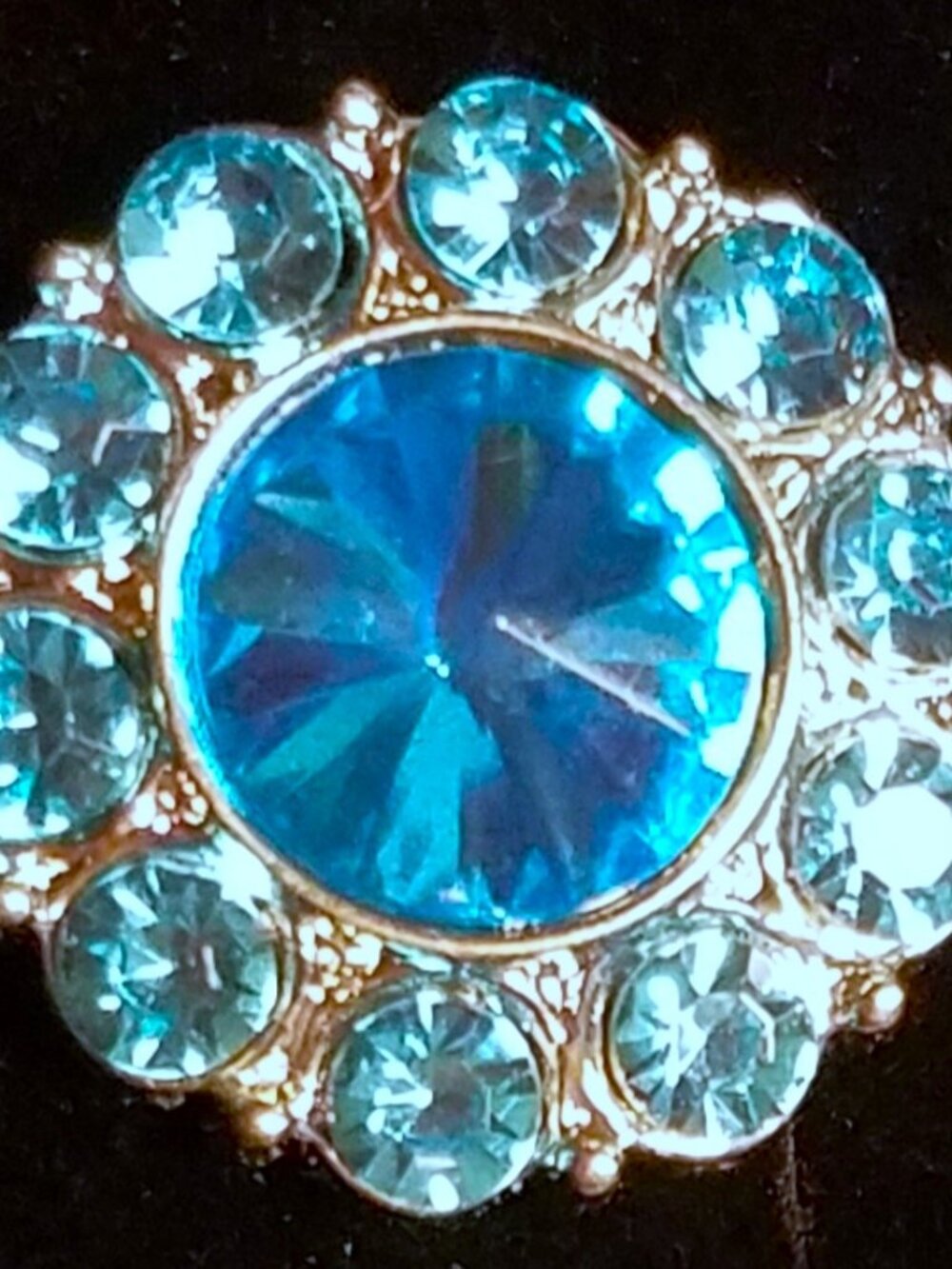 Magnetic Stock PIN TEAL Stones NEW in gift bag